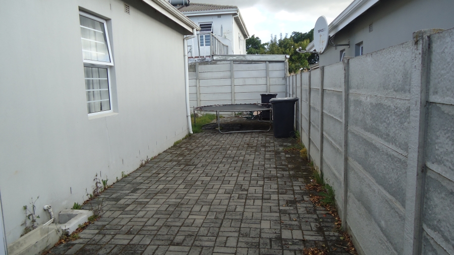 2 Bedroom Property for Sale in Bardale Village Western Cape